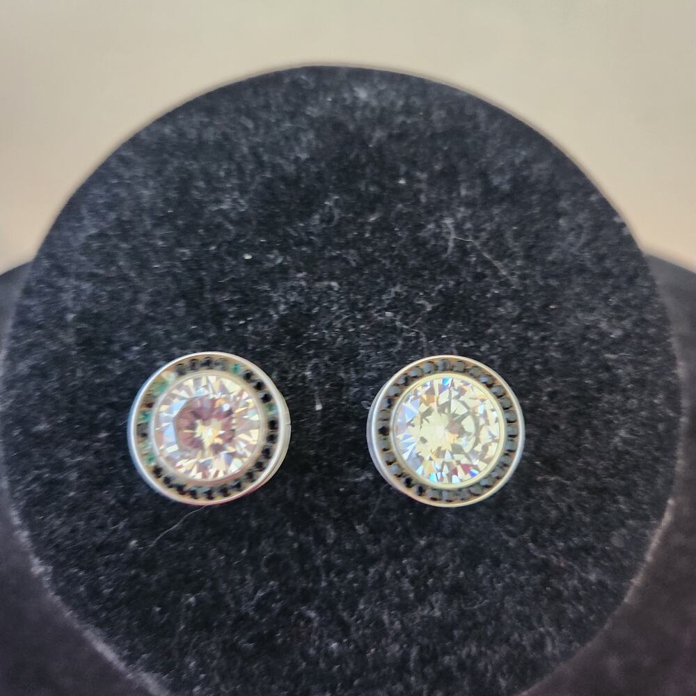 Used 9mm ear plug/tunnel Bling missing a few crystals